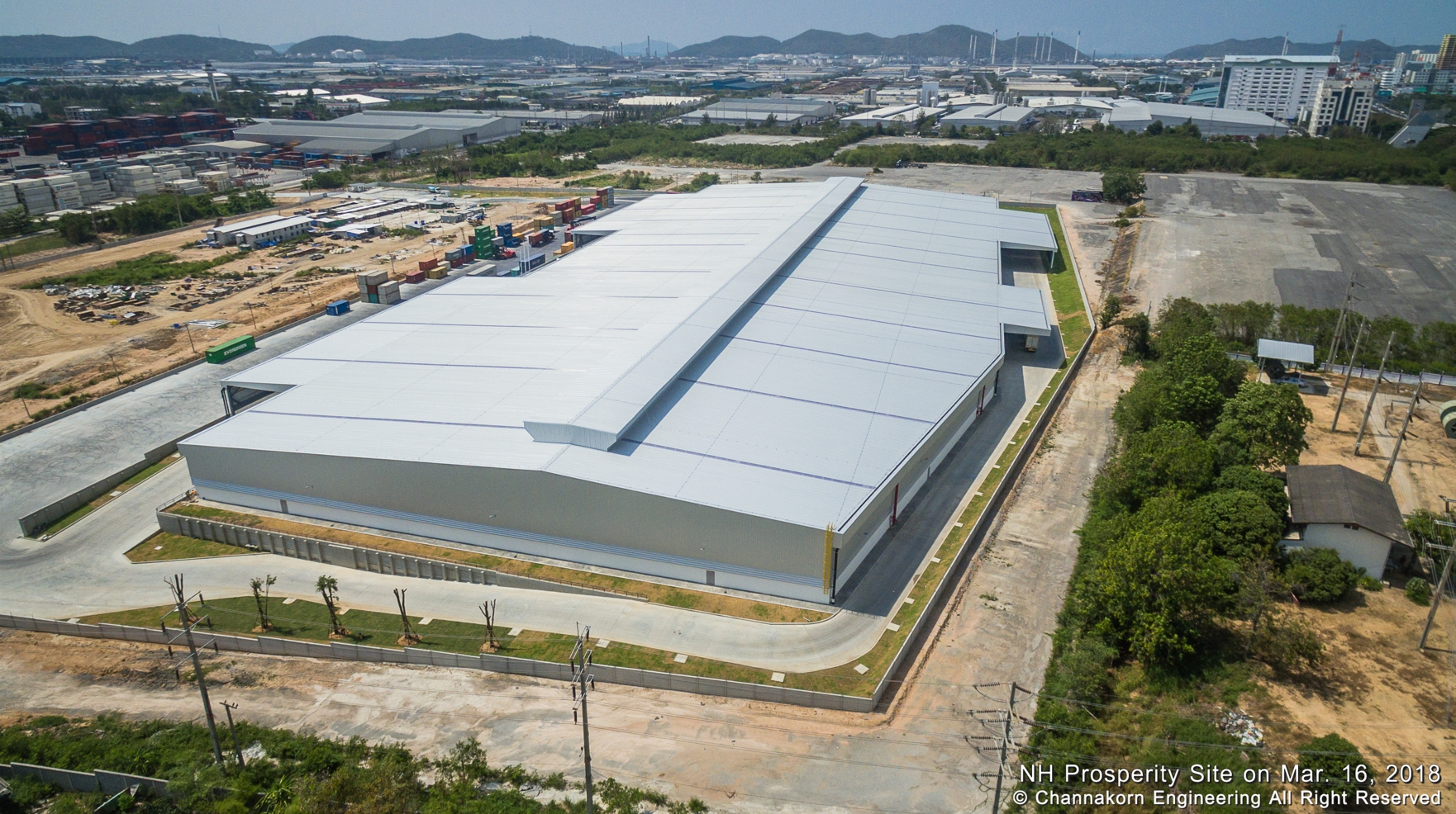 ออกแบบและก่อสร้างคลังสินค้าแห่งใหม่ เฟส 1 , 2 ในท่าเรือแหลมฉบัง