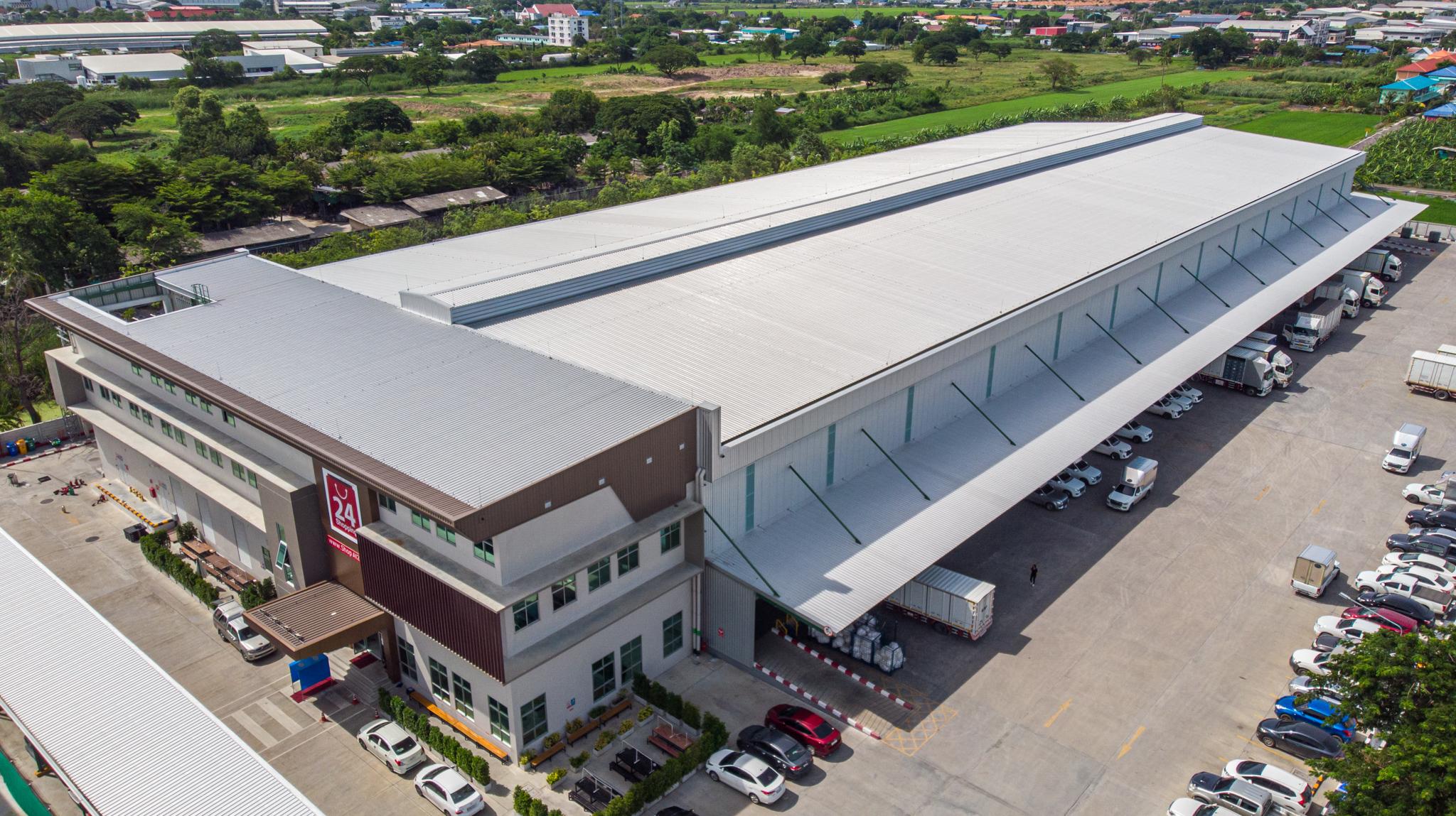 ก่อสร้างอาคารคลังเช่าศูนย์กระจายสินค้า 24 Shopping ต.ละหาร อ.บางบัวทอง จ.นนทบุรี